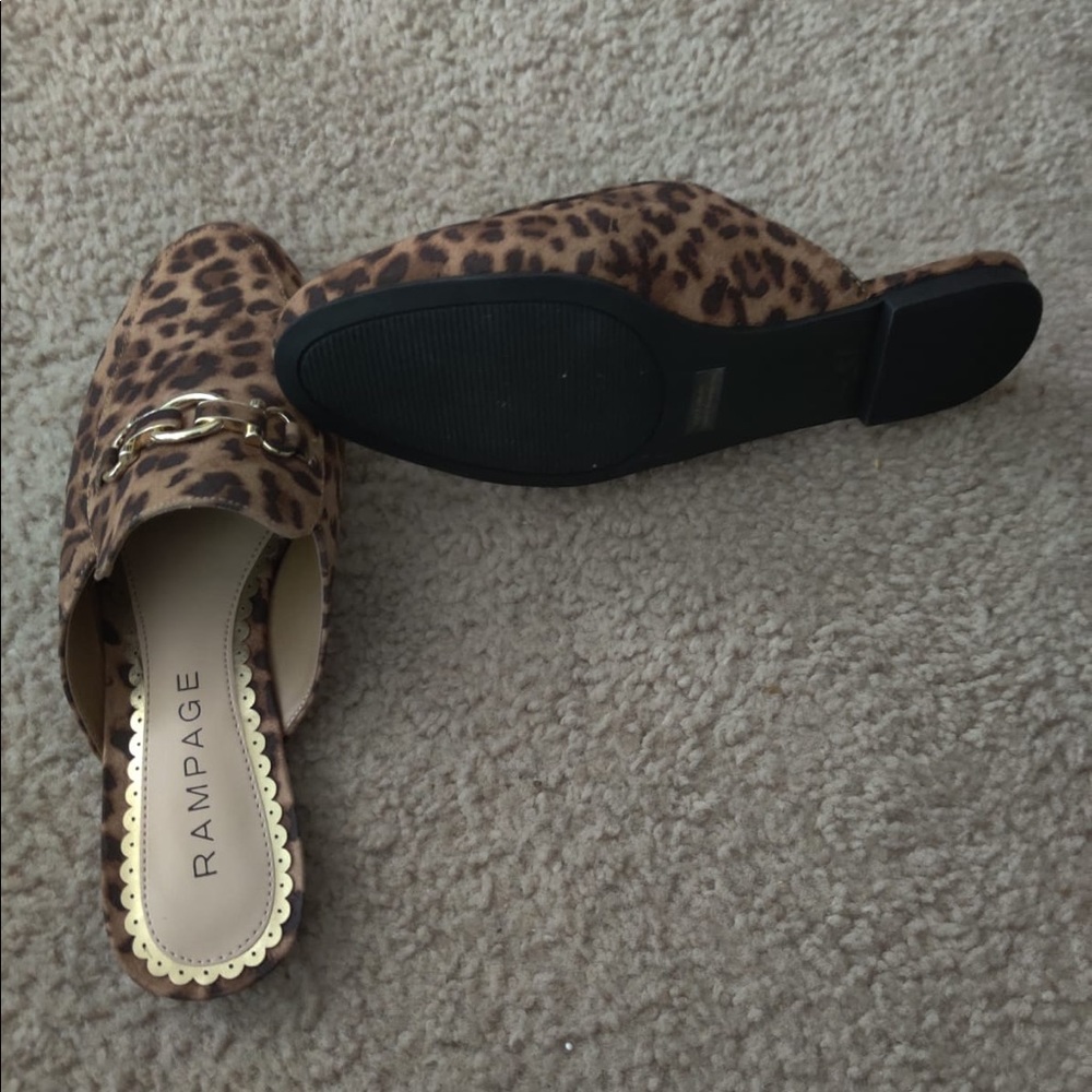 Beautiful leopard skin flats loafers
